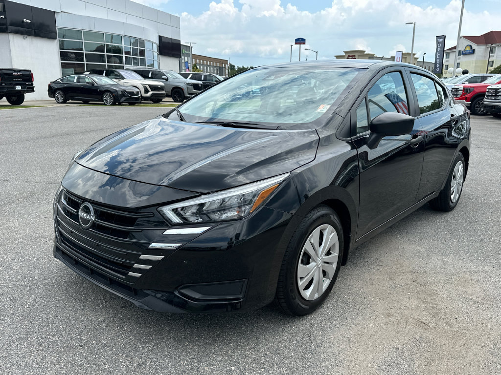 Used 2025 Nissan Versa S w/ Trunk Package FWD image 3