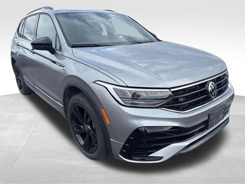 Used 2024 Volkswagen Tiguan SE R-Line AWD/4WD image 11