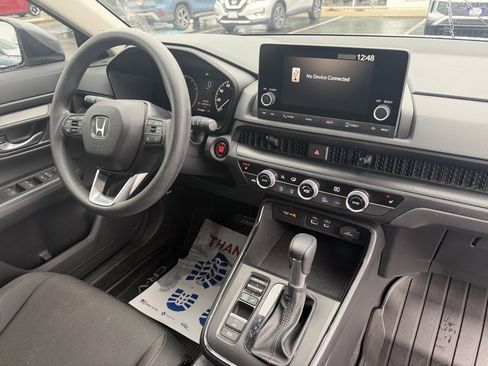 Used 2024 Honda CR-V EX image 11