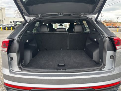 Used 2025 Volkswagen Atlas Cross Sport SE image 27