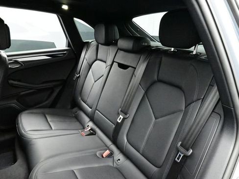 Used 2025 Porsche Macan image 14