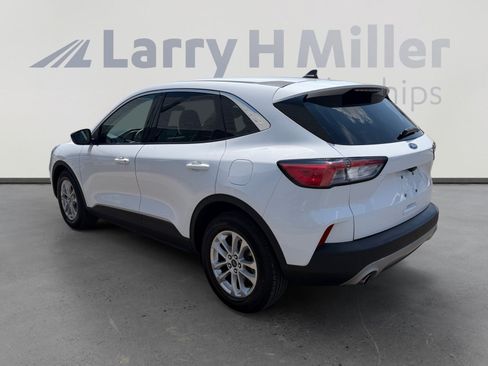 Used 2022 Ford Escape SE FWD image 3