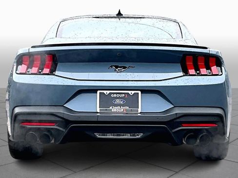 Used 2025 Ford Mustang Premium image 4