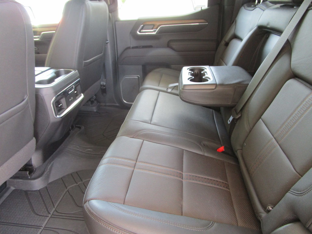 Used 2023 Chevrolet Silverado 1500 High Country w/ High Country Premium Package AWD/4WD image 31