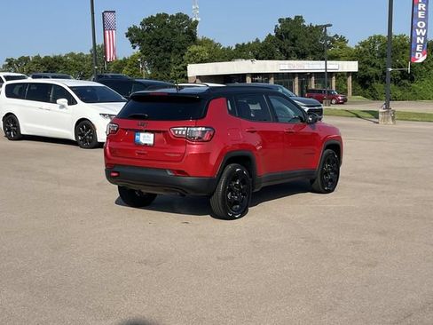 Used 2024 Jeep Compass Trailhawk AWD/4WD image 4