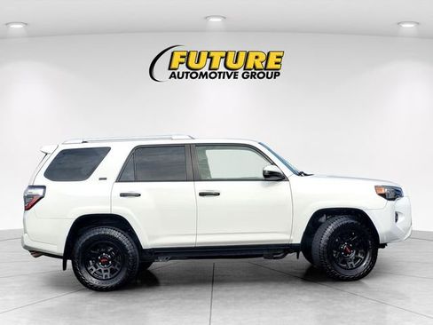 Used 2018 Toyota 4Runner SR5 image 3