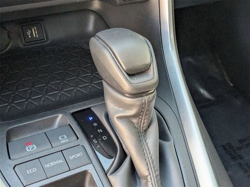 Used 2025 Toyota RAV4 LE image 17