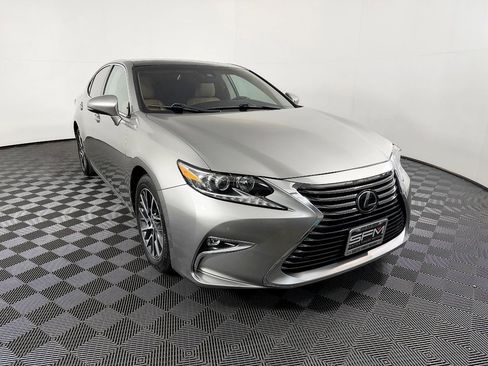 Used 2016 Lexus ES 350 w/ Navigation System Package image 5