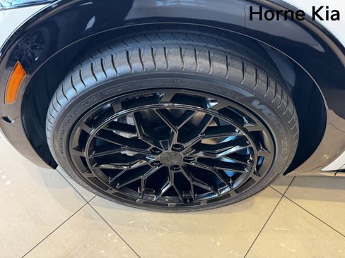 New 2025 Kia EV6 Wind image 8