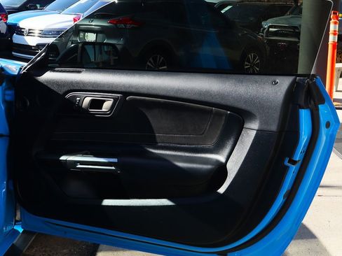 Used 2017 Ford Mustang Shelby GT350 w/ Electronics Package image 28