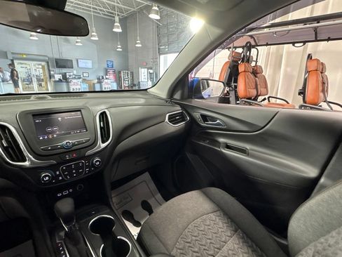 Used 2024 Chevrolet Equinox LT FWD image 30
