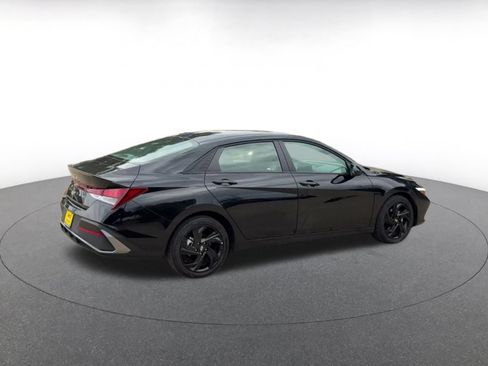 Used 2026 Hyundai Elantra Sport FWD image 12