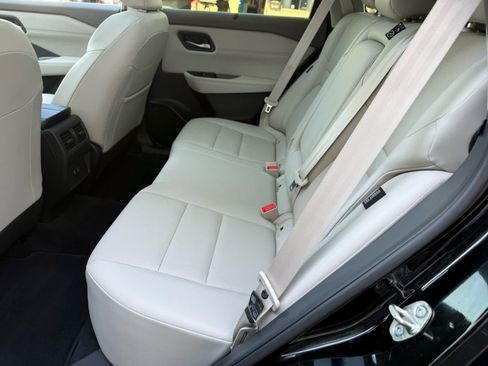 Used 2024 Nissan Rogue SV w/ SV Premium Package AWD/4WD image 5