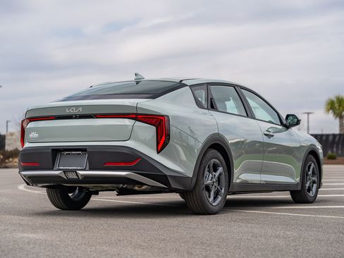New 2026 Kia K4 FWD image 4