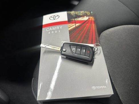 Used 2021 Toyota Camry LE image 22