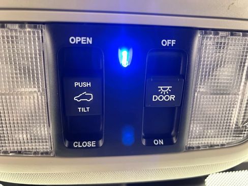 Used 2025 Honda Odyssey EX-L image 73