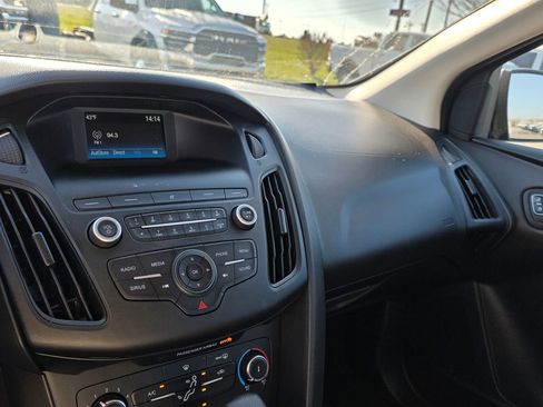 Used 2018 Ford Focus SE image 24