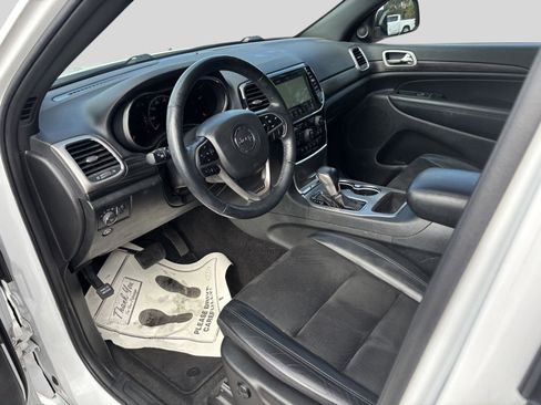 Used 2022 Jeep Grand Cherokee Laredo X image 8