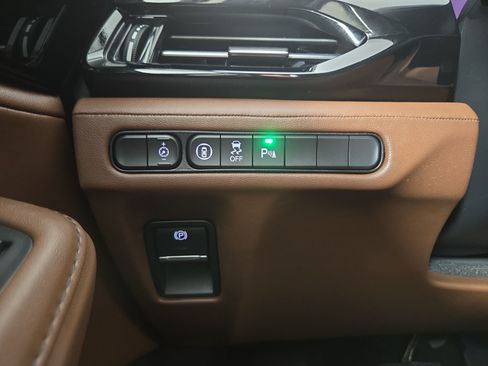 Used 2022 Acura MDX SH-AWD w/ Technology Package image 34