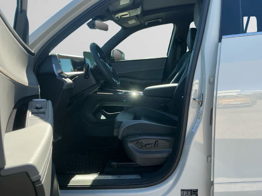 New 2027 Volkswagen Atlas SEL R-Line AWD/4WD image 9