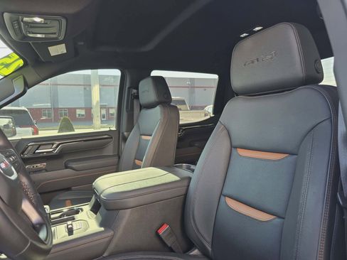 Used 2025 GMC Sierra 1500 AT4 image 13