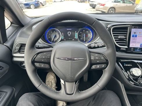 New 2026 Chrysler Pacifica Limited w/ S Appearance Package FWD image 25