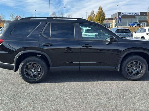 New 2025 Honda Pilot TrailSport image 4