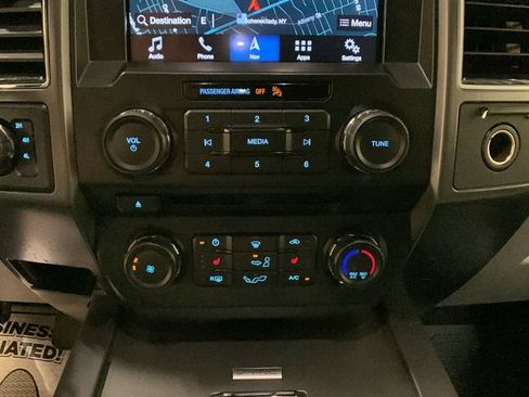 Used 2018 Ford F150 XLT w/ Equipment Group 302A Luxury AWD/4WD image 40
