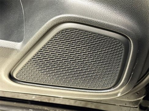 Certified 2025 Mercedes-Benz GLB 250 4MATIC image 18