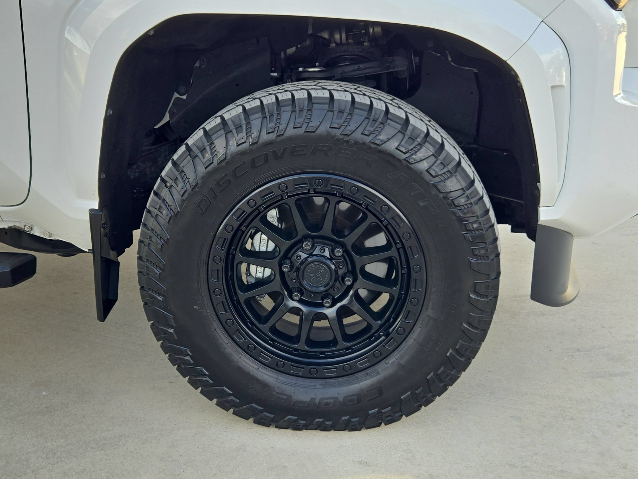 Used 2024 Toyota Tacoma SR RWD image 27