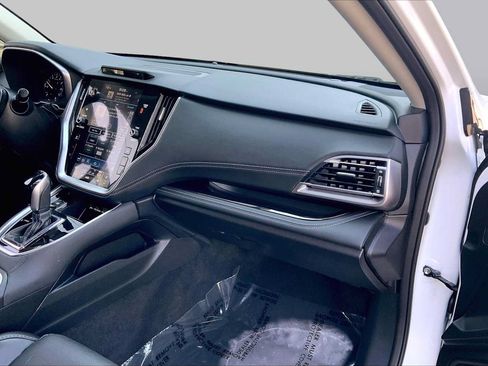 Certified 2025 Subaru Outback Limited AWD/4WD image 18