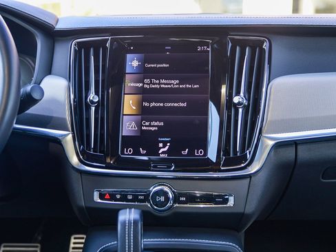 Used 2020 Volvo S90 T8 Inscription image 14