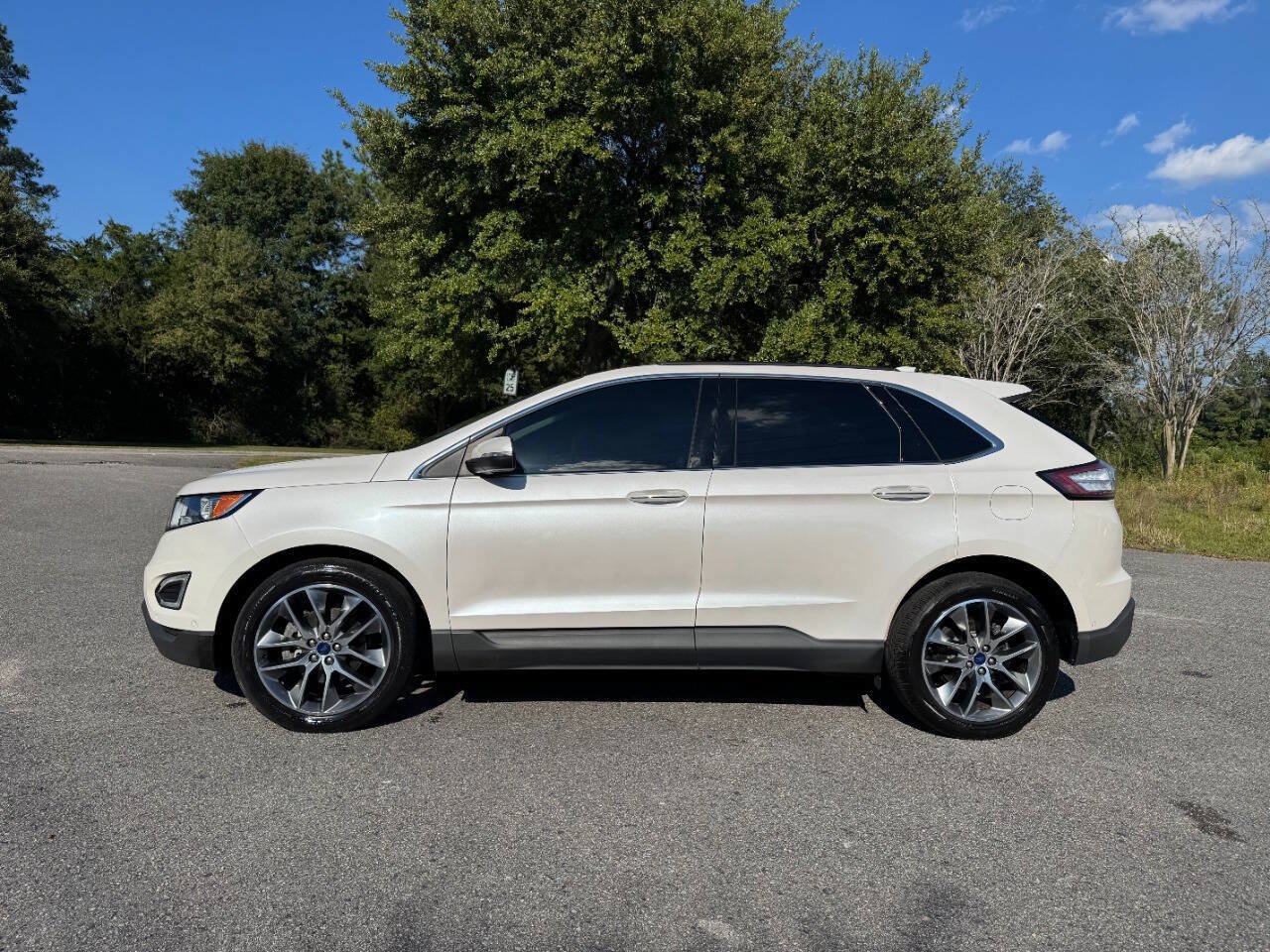 Used 2016 Ford Edge Titanium w/ Equipment Group 302A FWD image 3