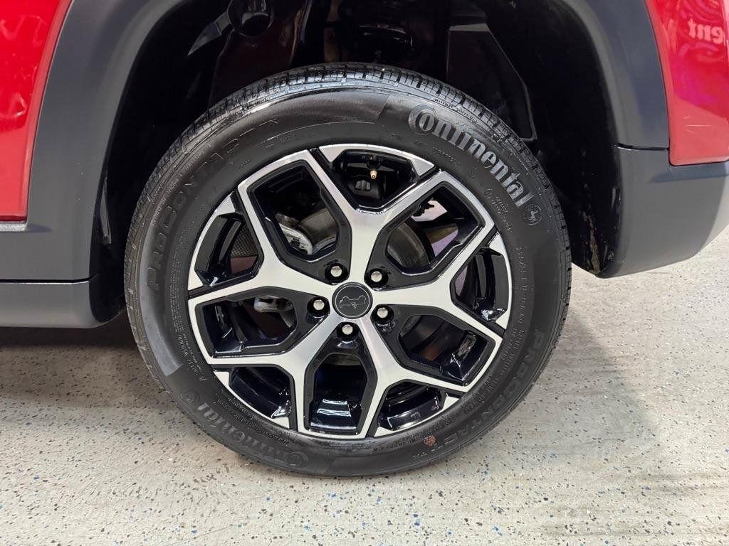 Used 2025 Jeep Compass Limited AWD/4WD image 25