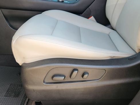 Used 2023 Cadillac XT4 Luxury FWD image 23