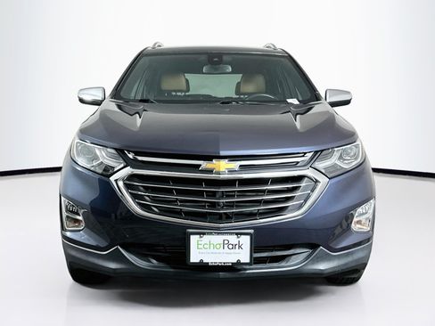 Used 2018 Chevrolet Equinox Premier w/ Infotainment II Package AWD/4WD image 2