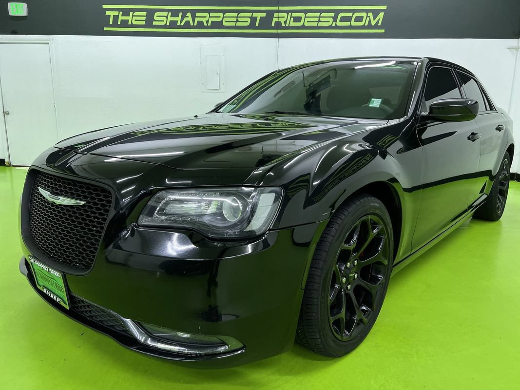 Used 2018 Chrysler 300 S RWD image 5