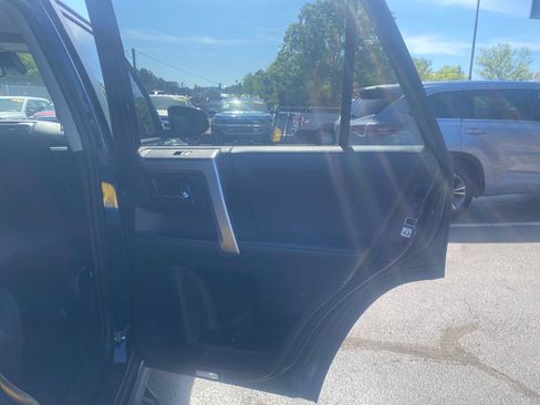 Used 2022 Toyota 4Runner SR5 image 32