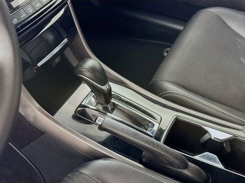 Used 2017 Honda Accord Sport image 7