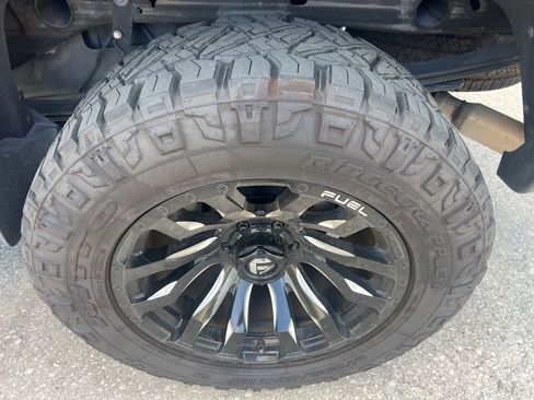 Used 2015 GMC Sierra 1500 SLT w/ SLT Crew Cab Value Package image 4