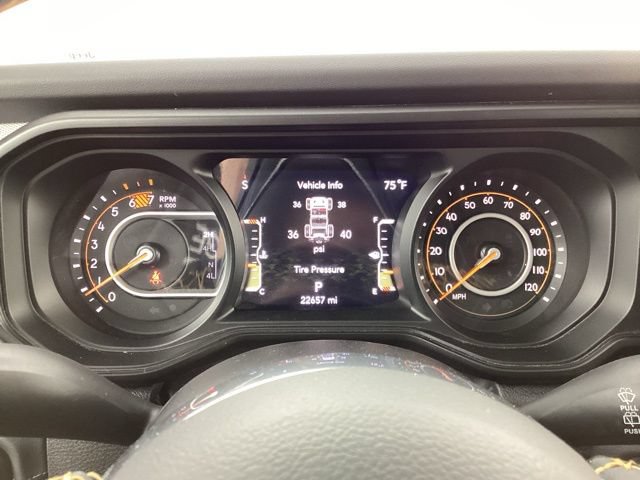 Used 2024 Jeep Wrangler Unlimited Sahara AWD/4WD image 14