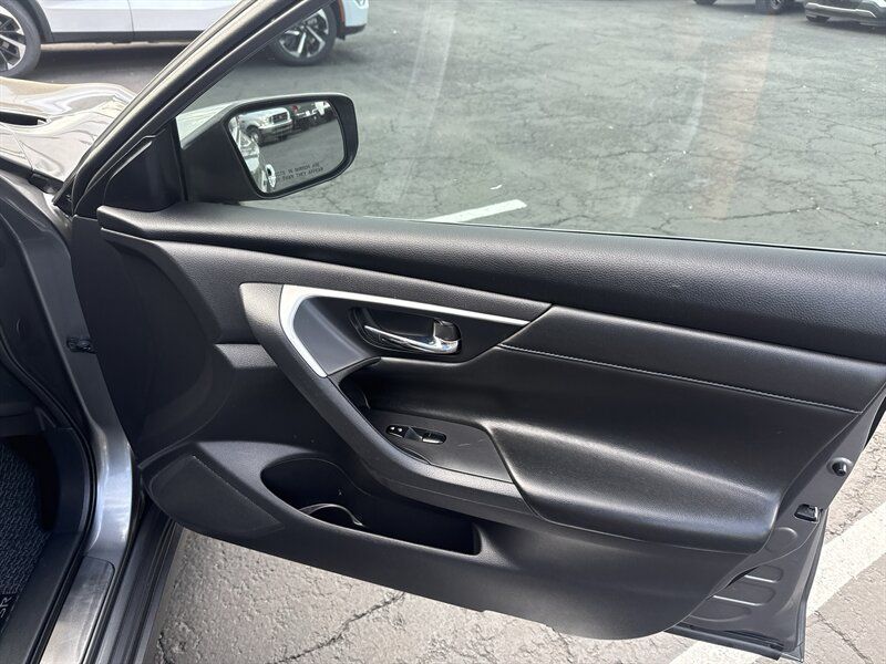 Used 2018 Nissan Altima 2.5 SR FWD image 21