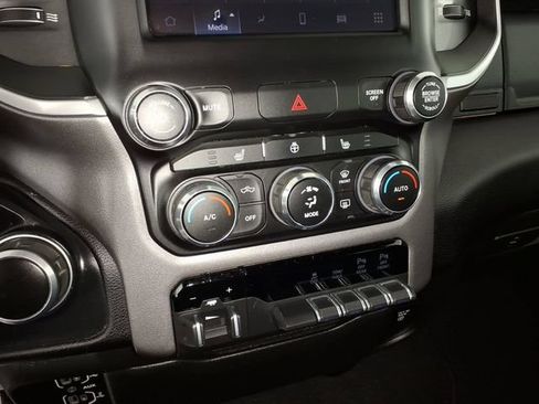 Used 2022 RAM 2500 Big Horn w/ Level C Equiment Group AWD/4WD image 22