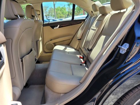 Used 2014 Mercedes-Benz C 250 Sedan image 5