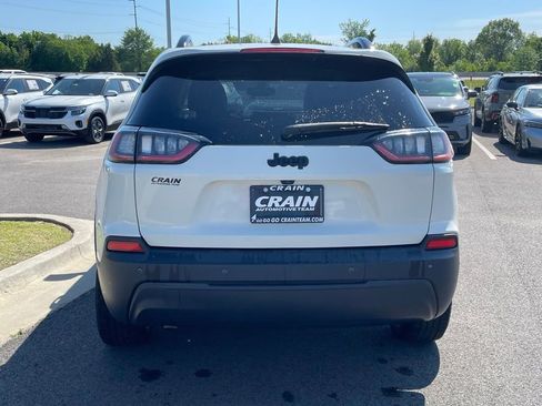 Used 2019 Jeep Cherokee Latitude Plus FWD image 6