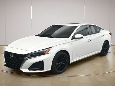Certified 2025 Nissan Altima 2.5 SV w/ SV Special Edition Package FWD image 3