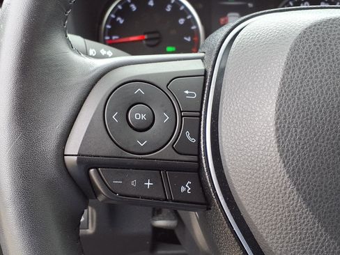 Used 2019 Toyota RAV4 XLE Premium FWD image 22