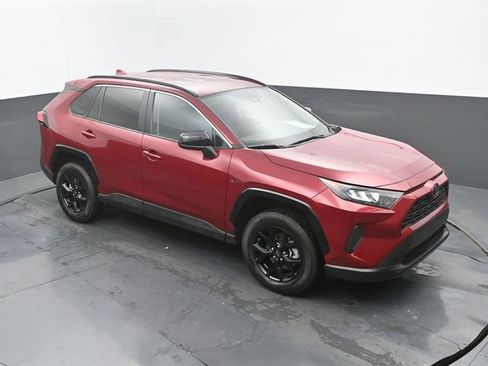 Used 2021 Toyota RAV4 LE FWD image 28