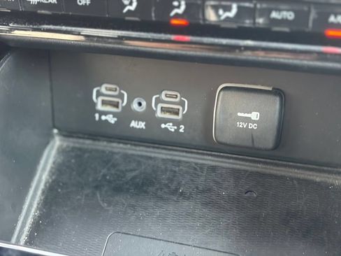 Used 2025 Jeep Grand Cherokee Altitude AWD/4WD image 30