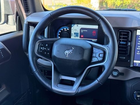Certified 2023 Ford Bronco Wildtrak image 25